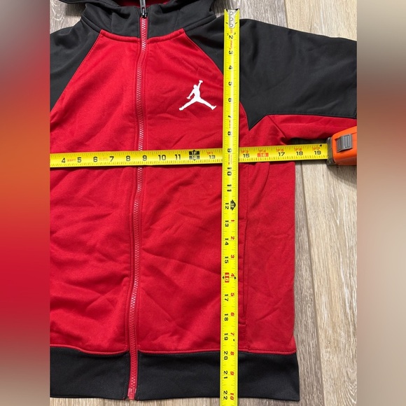 Kids Jordan sweatshirt with full zippier size L( 12-13 YRS) - Picture 5 of 9